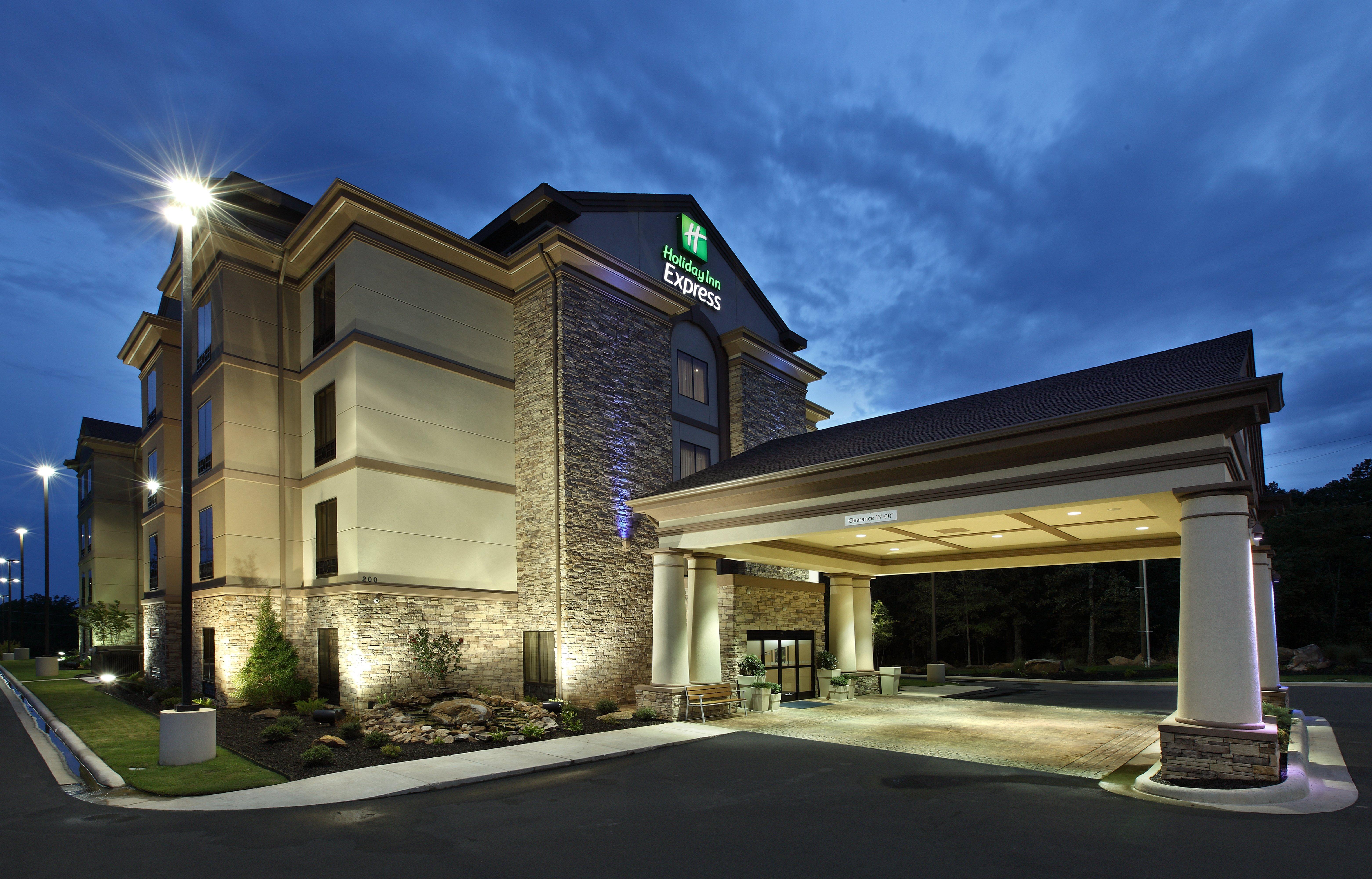 Holiday Inn Express & Suites Maumelle By Ihg Exterior photo